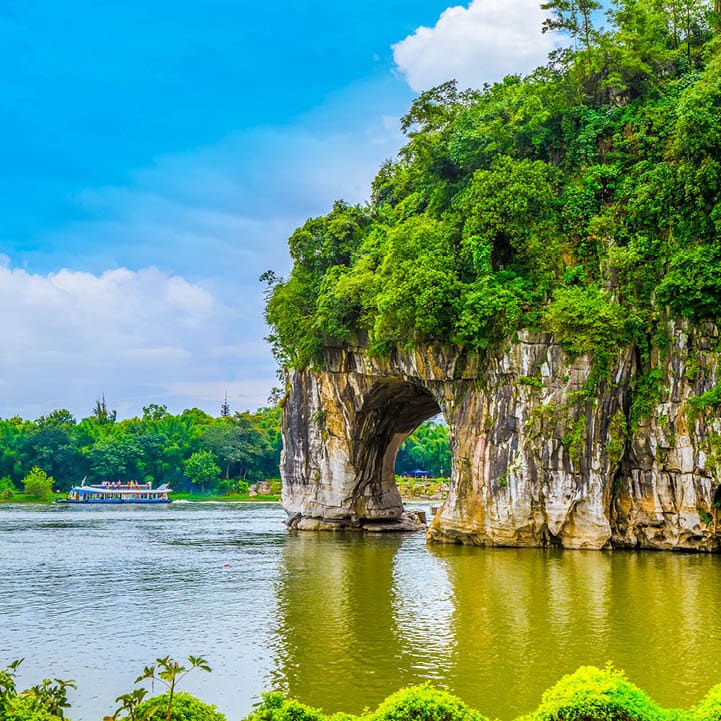 Guilin, Yangshuo, beautiful scenery of mountains and rivers