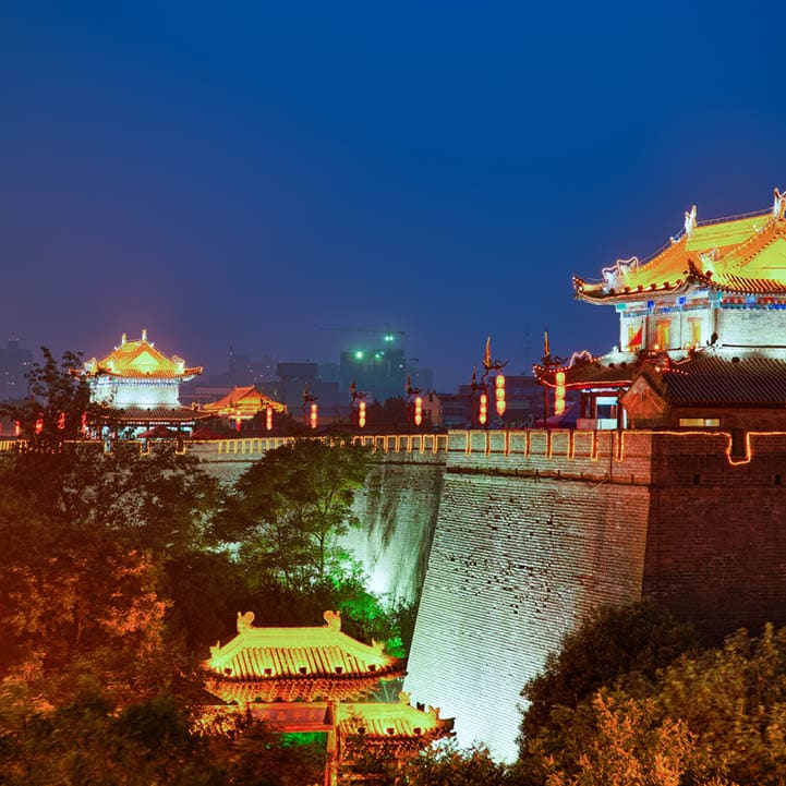 Xi'An City Wall is one of the best and oldest wall in China. It is 14km long, 12m high and 12-14m wide at the top. 