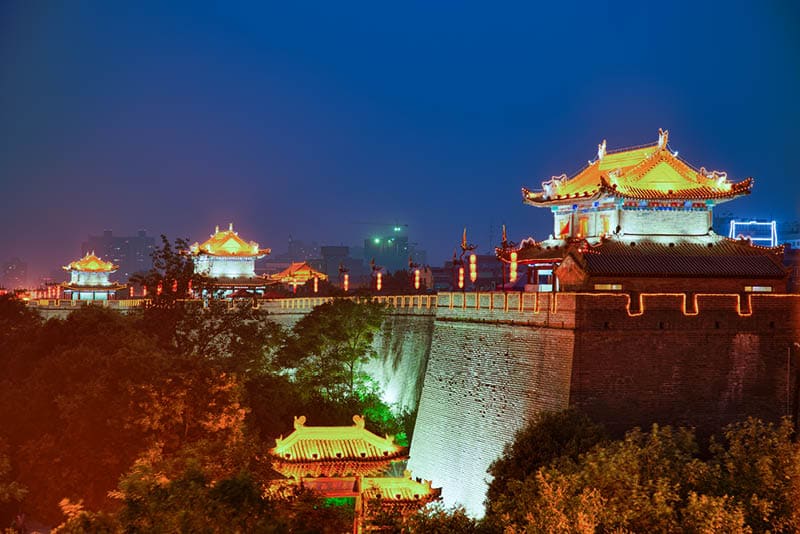 Xi'An City Wall is one of the best and oldest wall in China. It is 14km long, 12m high and 12-14m wide at the top. 