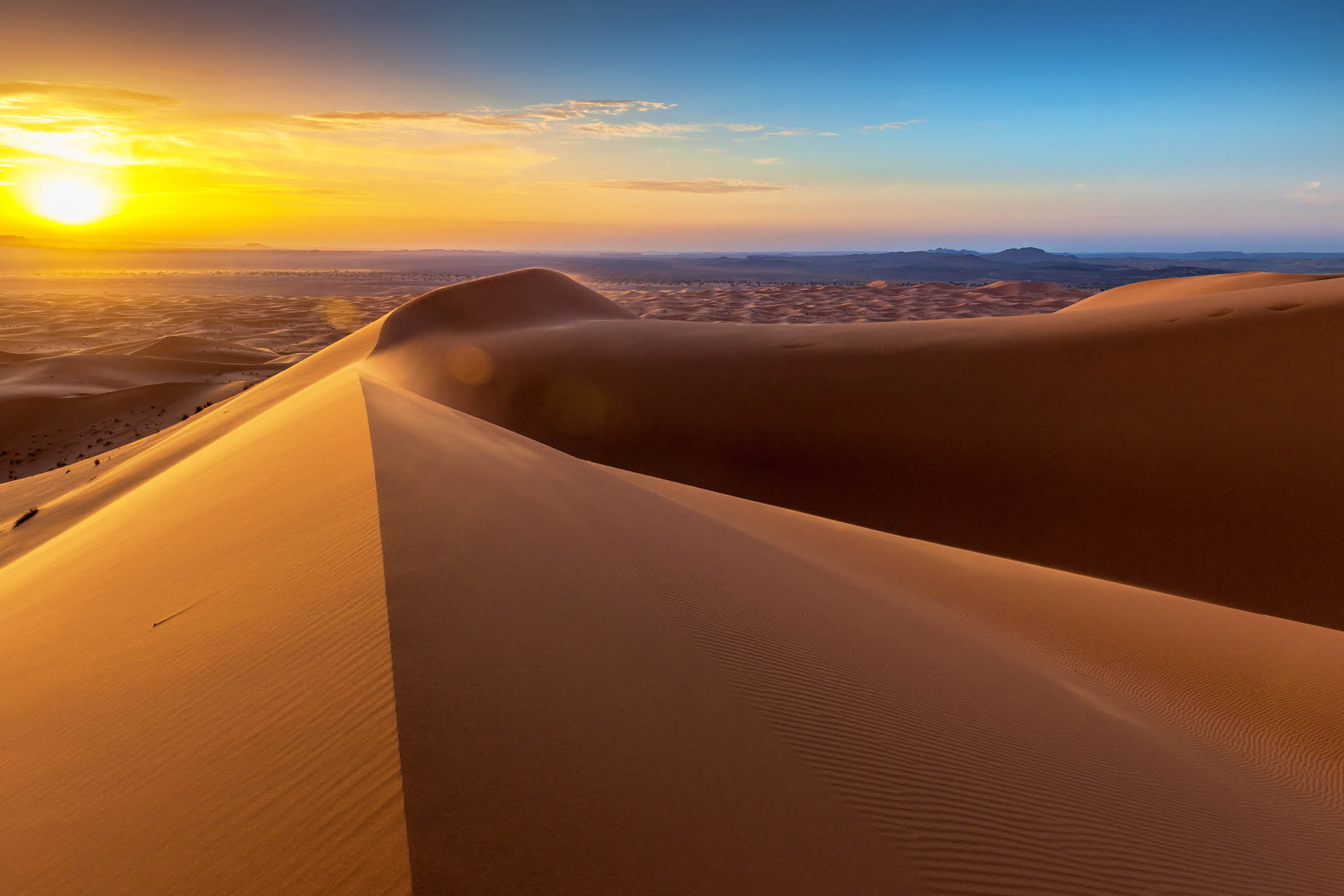 Sand dunes in Erg Chebbi desert at sunrise, Morocco,North Africa.XXXL,Nikon D3x