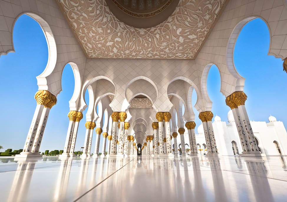 famous sheikh zayed grand mosque. abu dhabi, united arab emirates.